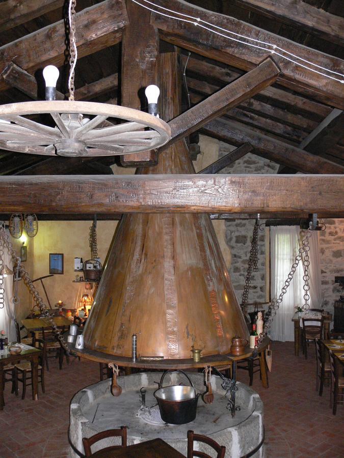 Montalto LigureIl Cappellaio Matto住宿加早餐旅馆 外观 照片