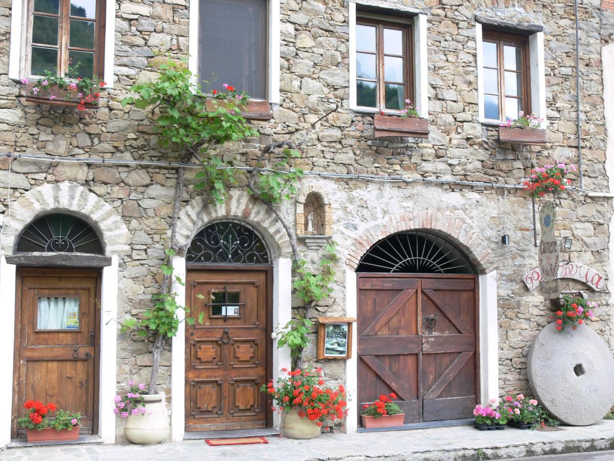 Montalto LigureIl Cappellaio Matto住宿加早餐旅馆 外观 照片