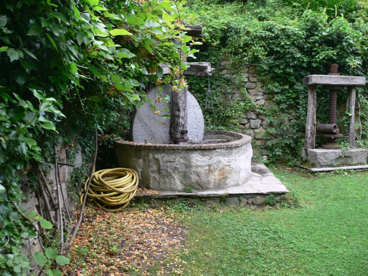 Montalto LigureIl Cappellaio Matto住宿加早餐旅馆 外观 照片