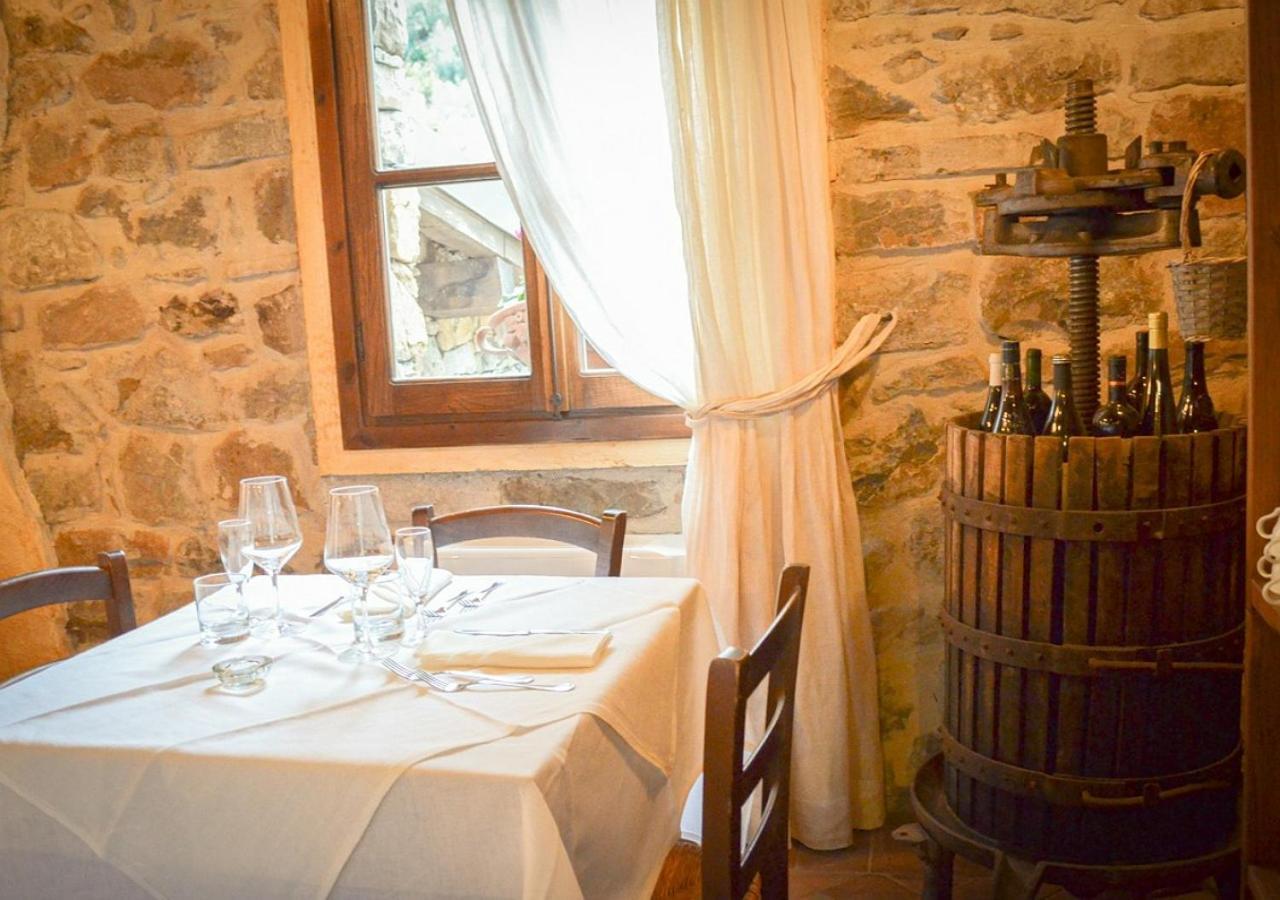 Montalto LigureIl Cappellaio Matto住宿加早餐旅馆 外观 照片